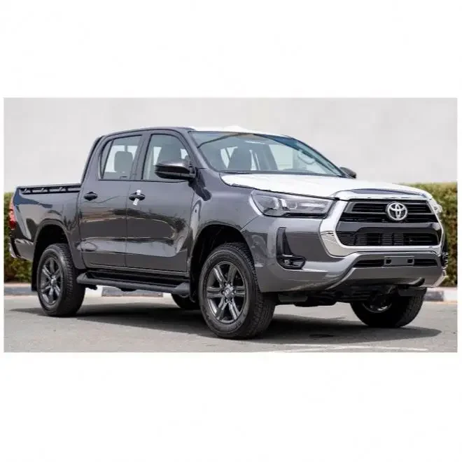 Свежий использованный TOYOTA HILUX DC 2.4D MT 4x4 готов