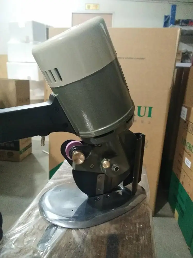 ST RS110 Round knife cloth cutting machine