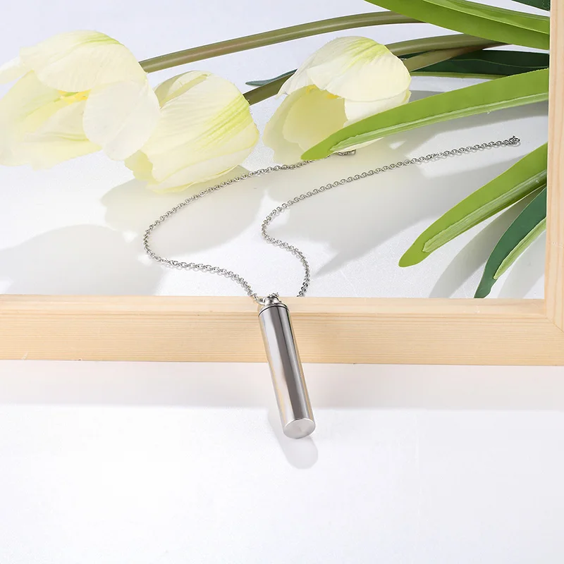 
Simple Design Stainless Steel Pendant Can Open Cylinder Perfume Bottle Token Bottle Rune Bottle Necklace Pendant For Gift 