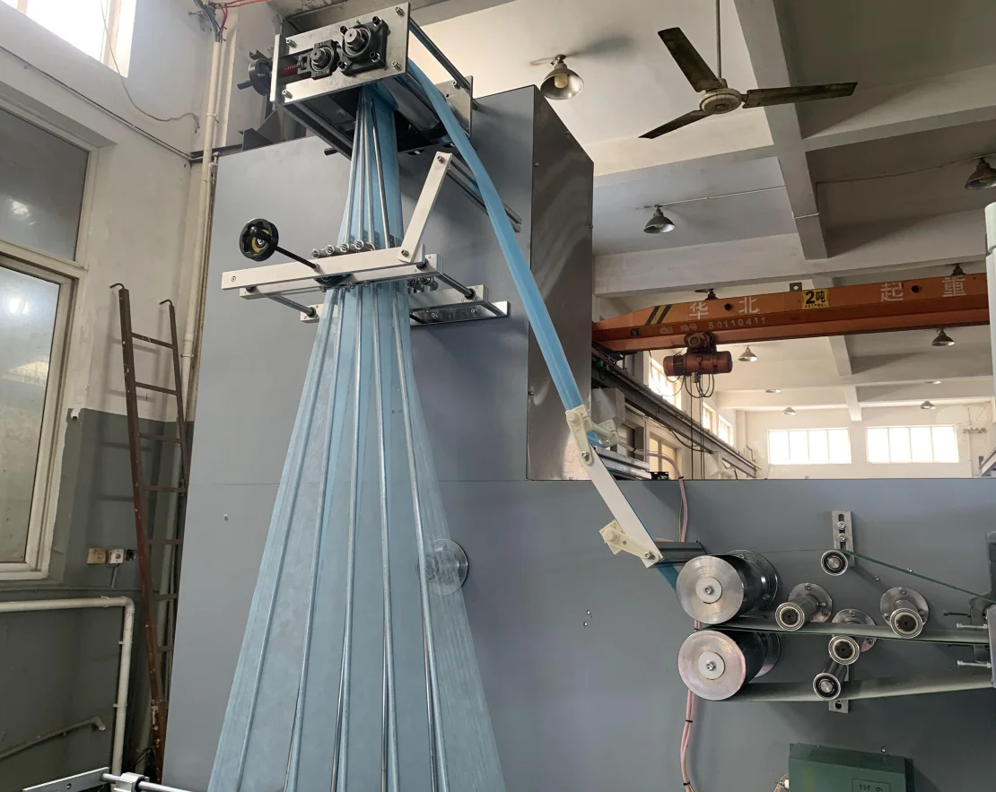 Одноразовые нетканые банное полотенце Складная машина