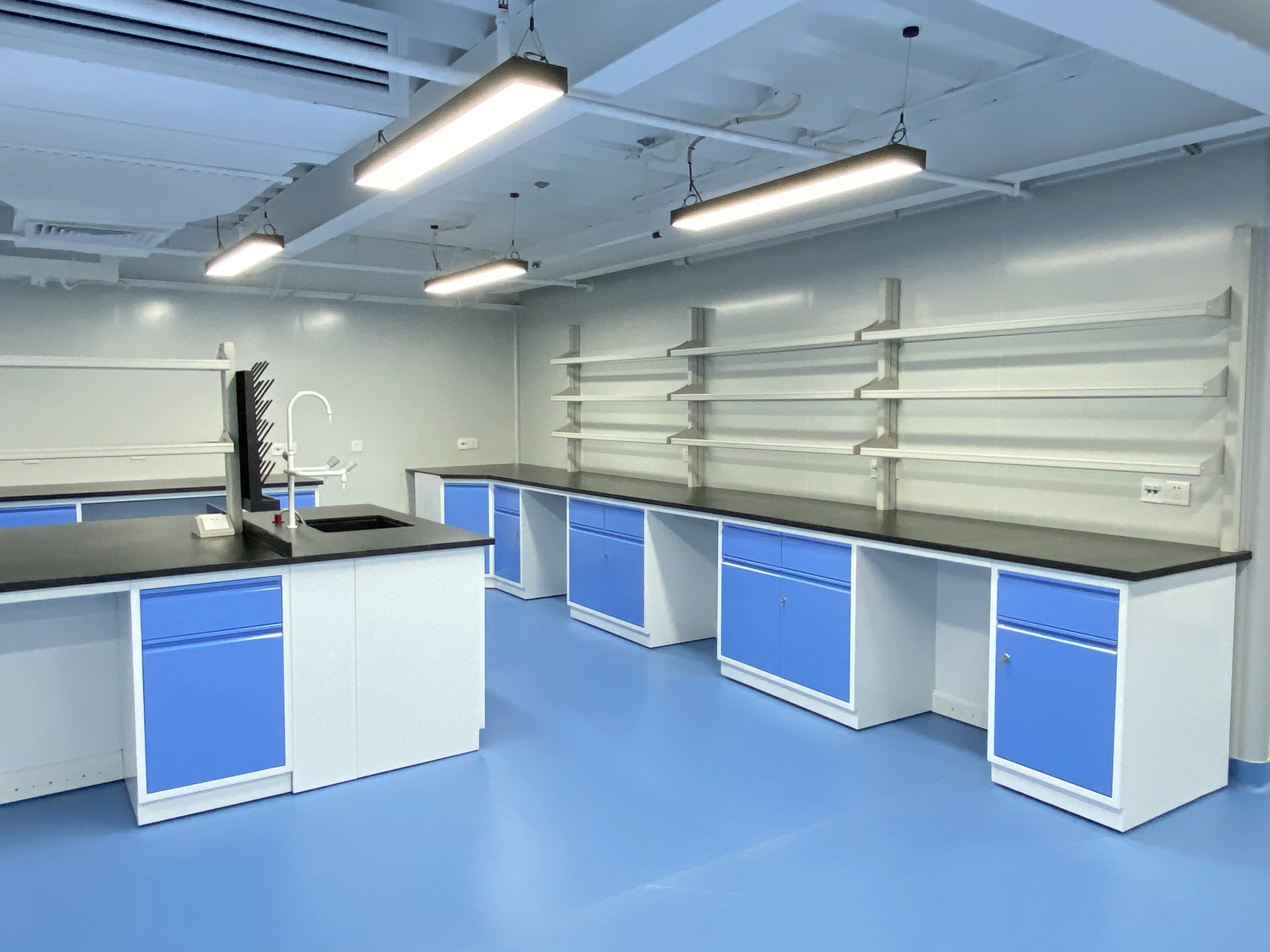 Integrated island bench mobile laboratories work bench with pp sink lab desk school lab furniture