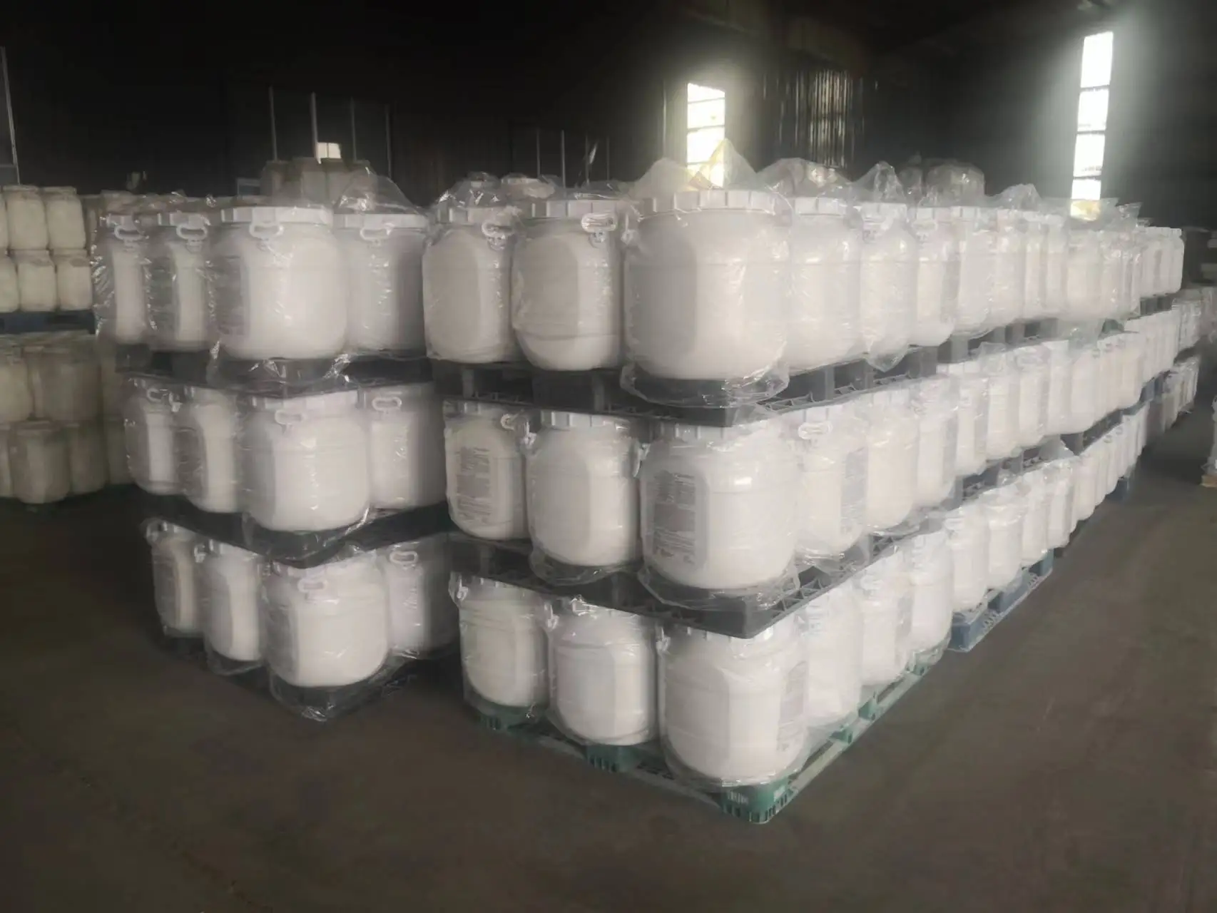 J10233 bulk 3-in-1 granular chlorine 50 kilogram bucket chemical formula 90 chlorine granular