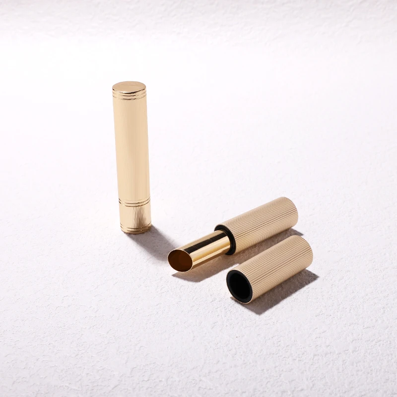 Wholesale round magnet gold 2.8g-3.2g   aluminum magnetic packaging lipstick tube lip balm cosmetic container