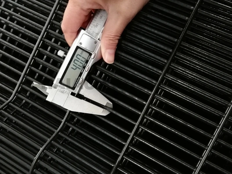 Durable black Galvanized High Security Anti-climb Anti-cut 358 Security Fence System