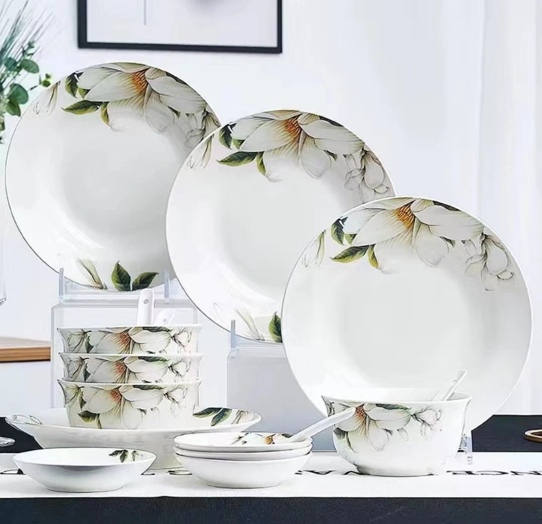Wholesale 18-Head Chinese Traditional Style Dinnerware Set Sustainable Ceramic Tableware Suit Bone China Glazed Stocked