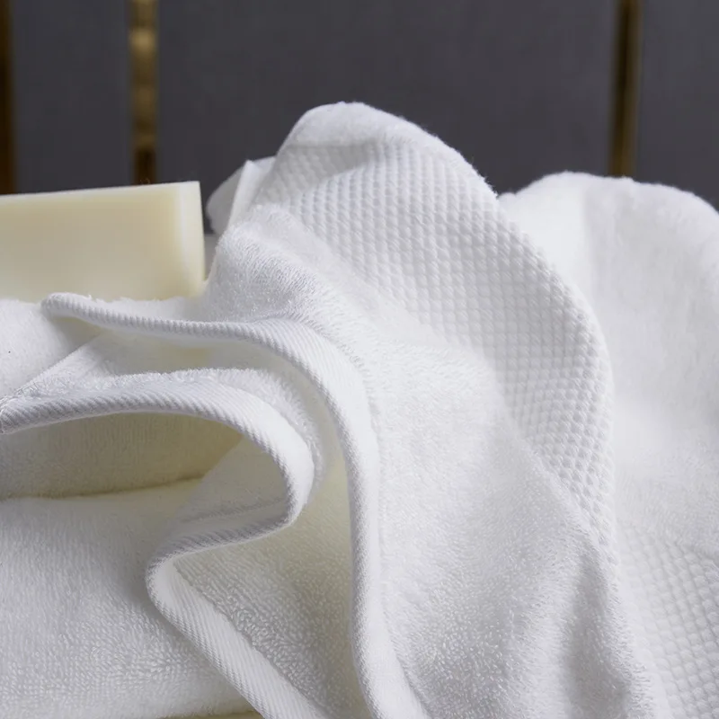 Custom wholesale hotel cotton 16s satin spiral dobby bath towel