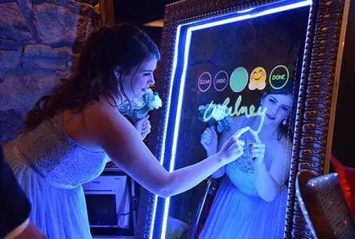  65 дюймов интерактивный сенсорный ЖК-экран для рекламы photo booth киоск