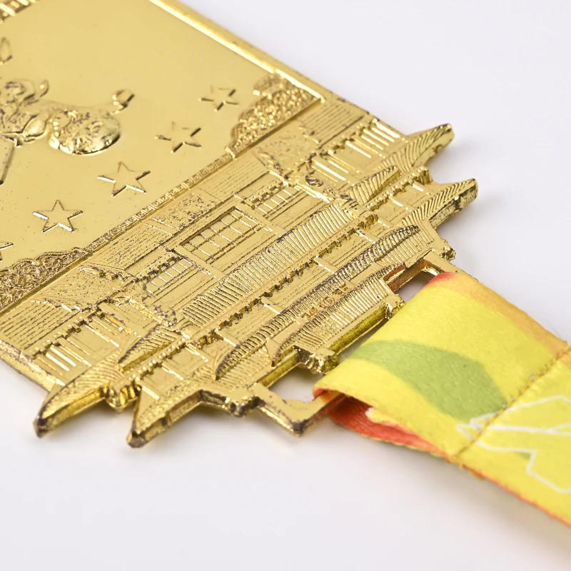 Latest Zink Alloy Distinguished Shiny Golden Medal Badge Silver Souvenir Gift customized colorful metal Medal