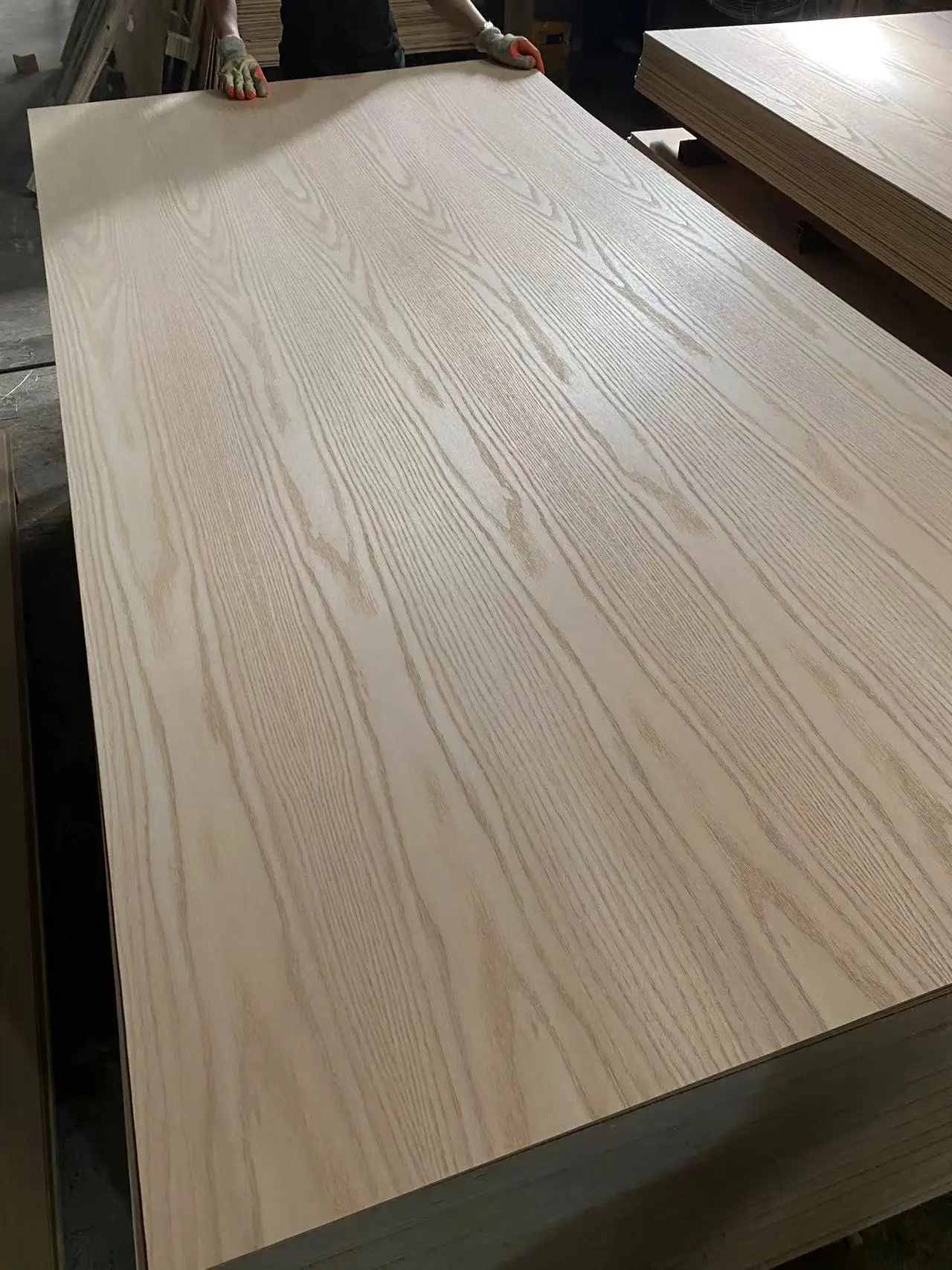 Factory price natural veneer 0.45mm 0.5mm 0.6mm red/white oak veneer veneer oak
