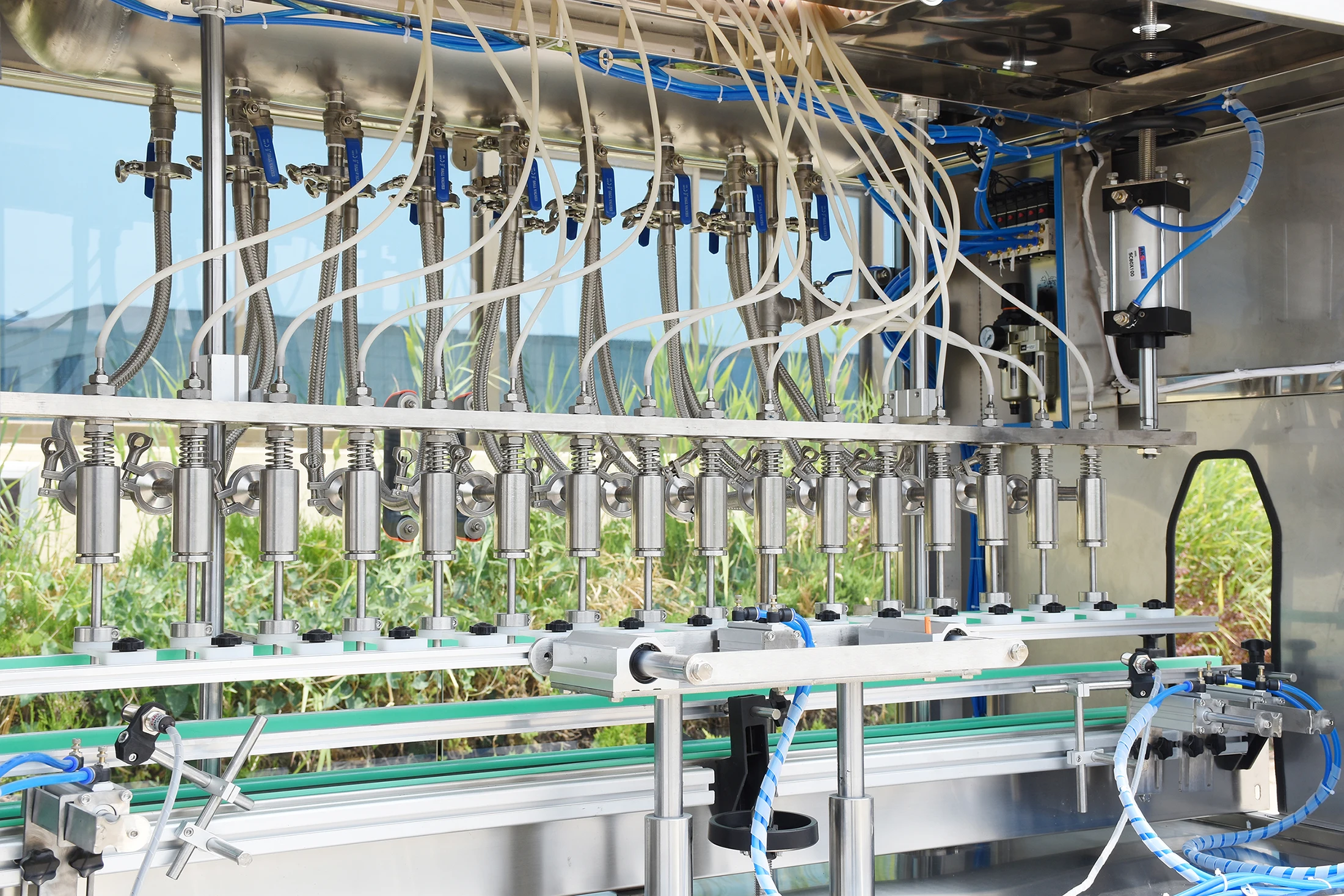 linear automatic vacuum negative pressure soy-sauce,vinegar,rice wine,red wine filling machine 16 nozzles