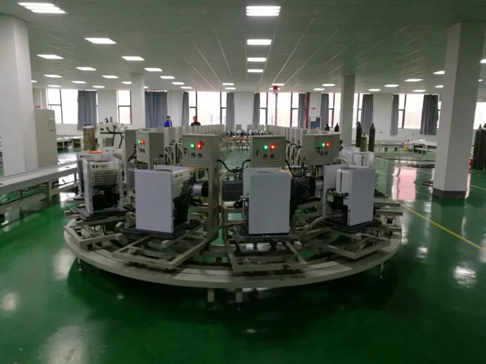 China Hot  atmospheric air water machine with filter 80L per day drinker water cooler solar