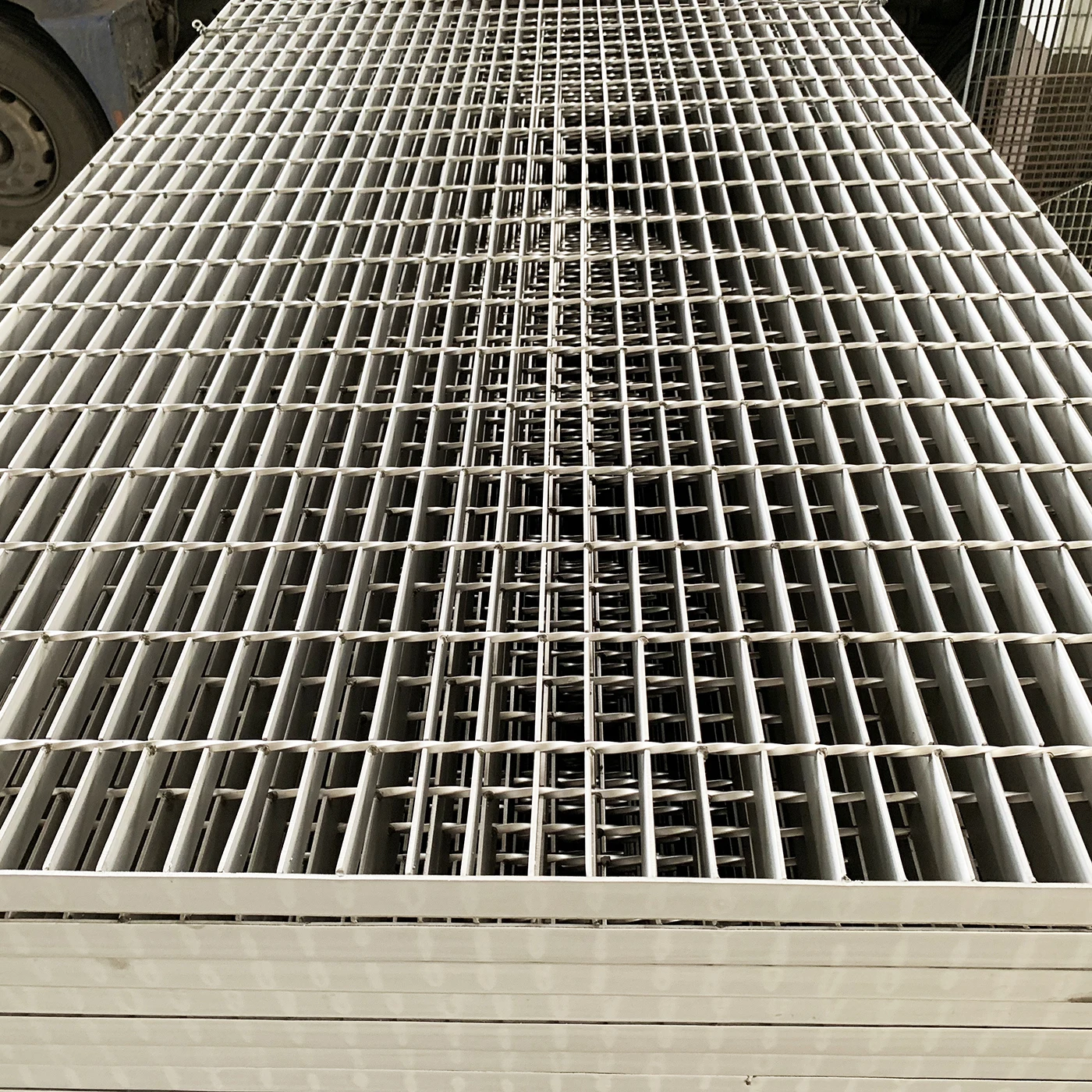 China Factory Supply Hot Dipped Galvanized Steel Grating Hdg Steel Bar Grating Stainless Gi Steel Grating Platform Floor