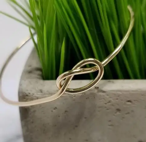 Personalized Bridal Party Gifts Friendship Knot Jewellery Gold Fill Love Knot Bangle Bracelet Tie The Knot Bangle