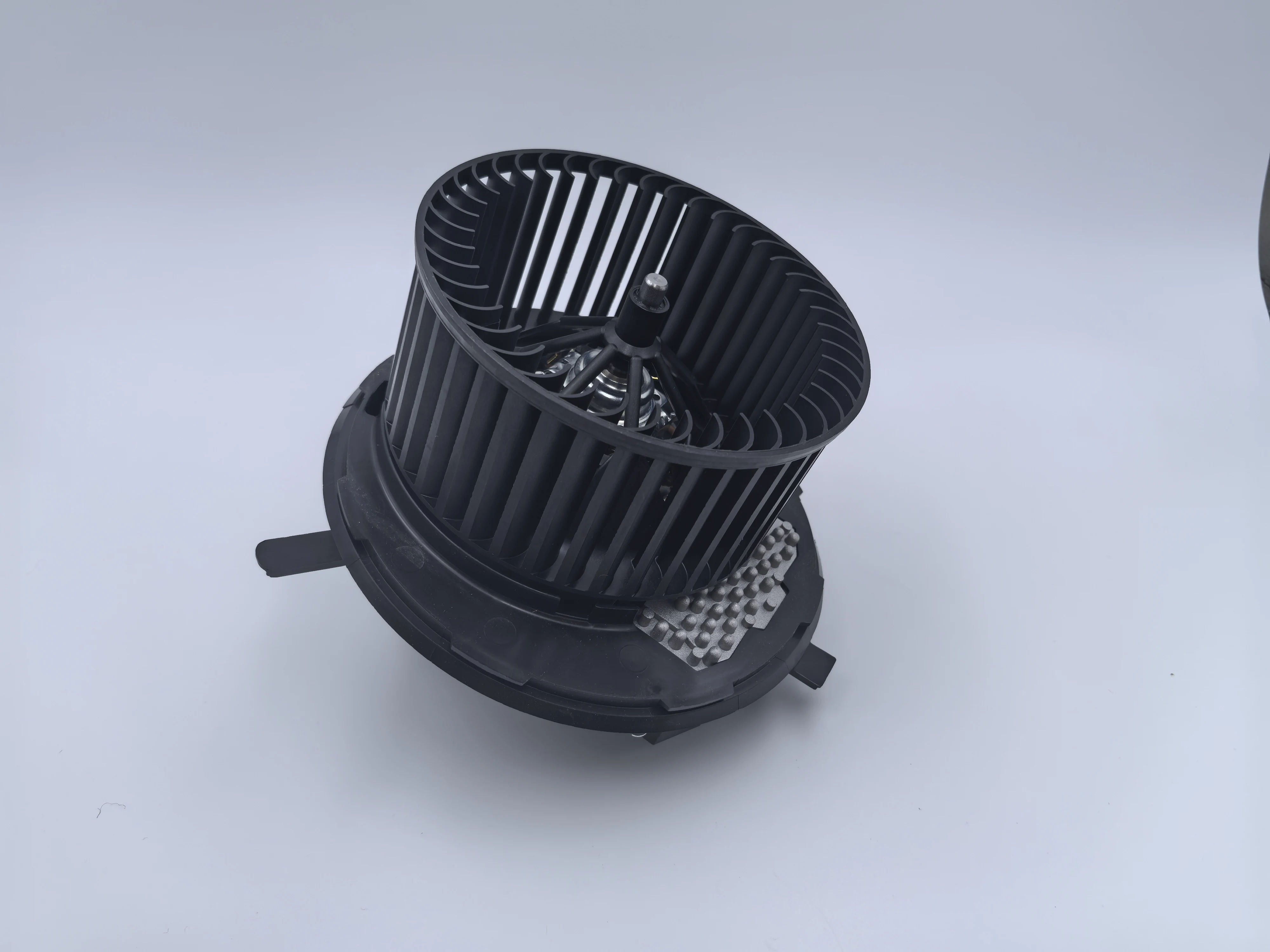 Factory Direct Price auto parts radiator fan 1KD 820 015 A radiator cooling fan for VW