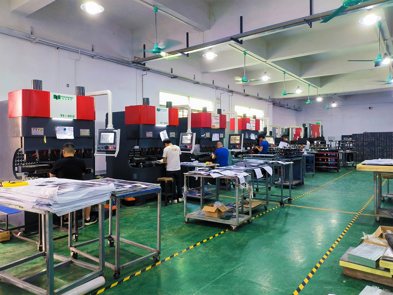 China Sheet Metal Fabrication Bending Welding Equipment Case Titanium Stamping Sheet Metal Parts Service