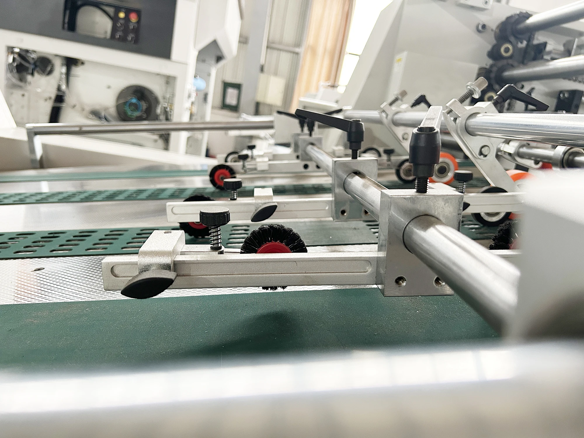 NFY-B1380*2100 China manufacturer cardboard color boxes automatic bopp thermal laminating machine