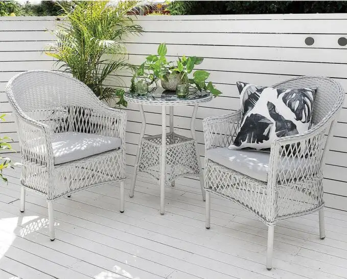 Luxury 5pcs Outdoor PE Rattan Dining Set Modern Design Single Chair with Table for Family or Hotel Use