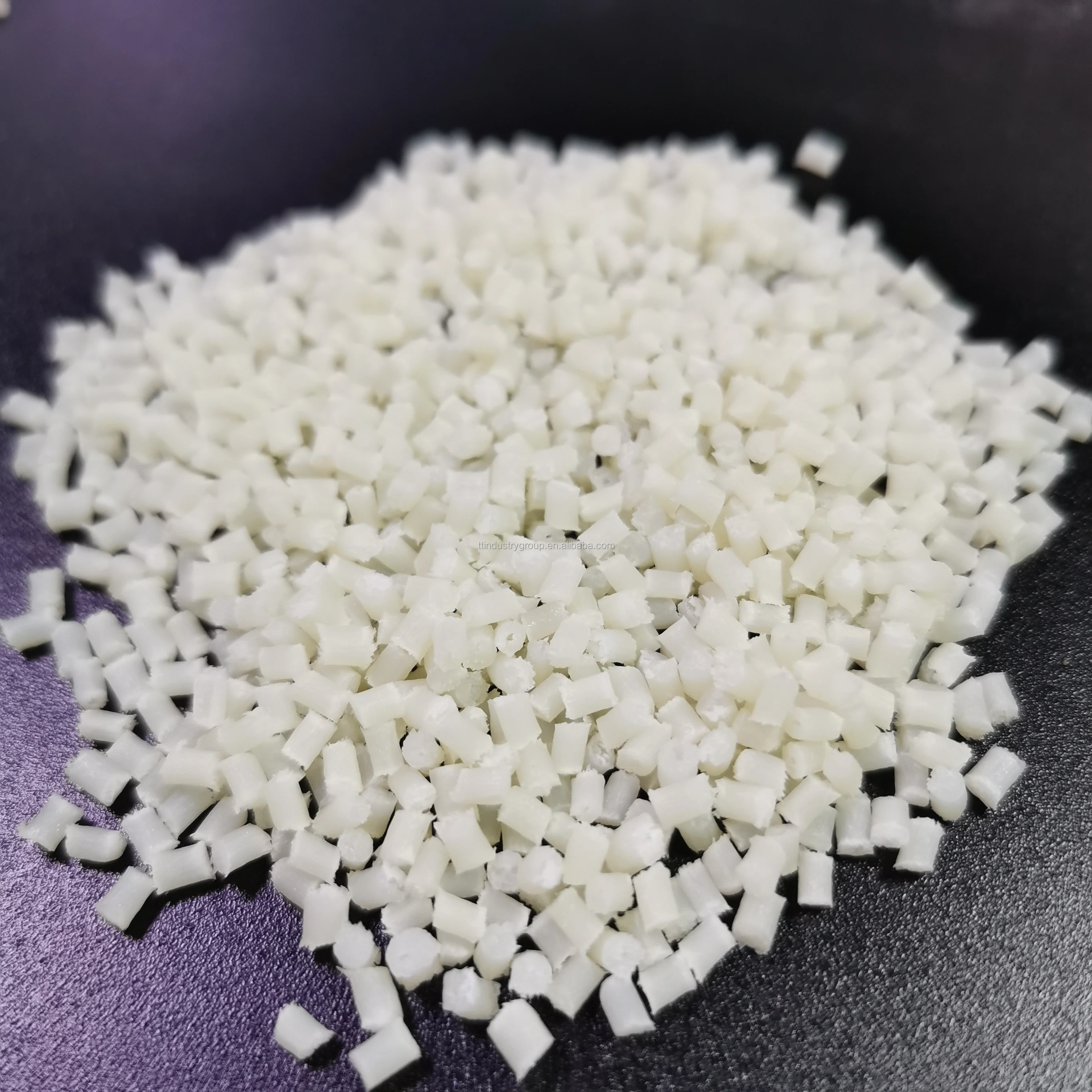 Модифицированная Заводская распродажа! Высокая жесткость PA66 + 30% GF естественный цвет/nylon66 заполненный стекловолокно GF30