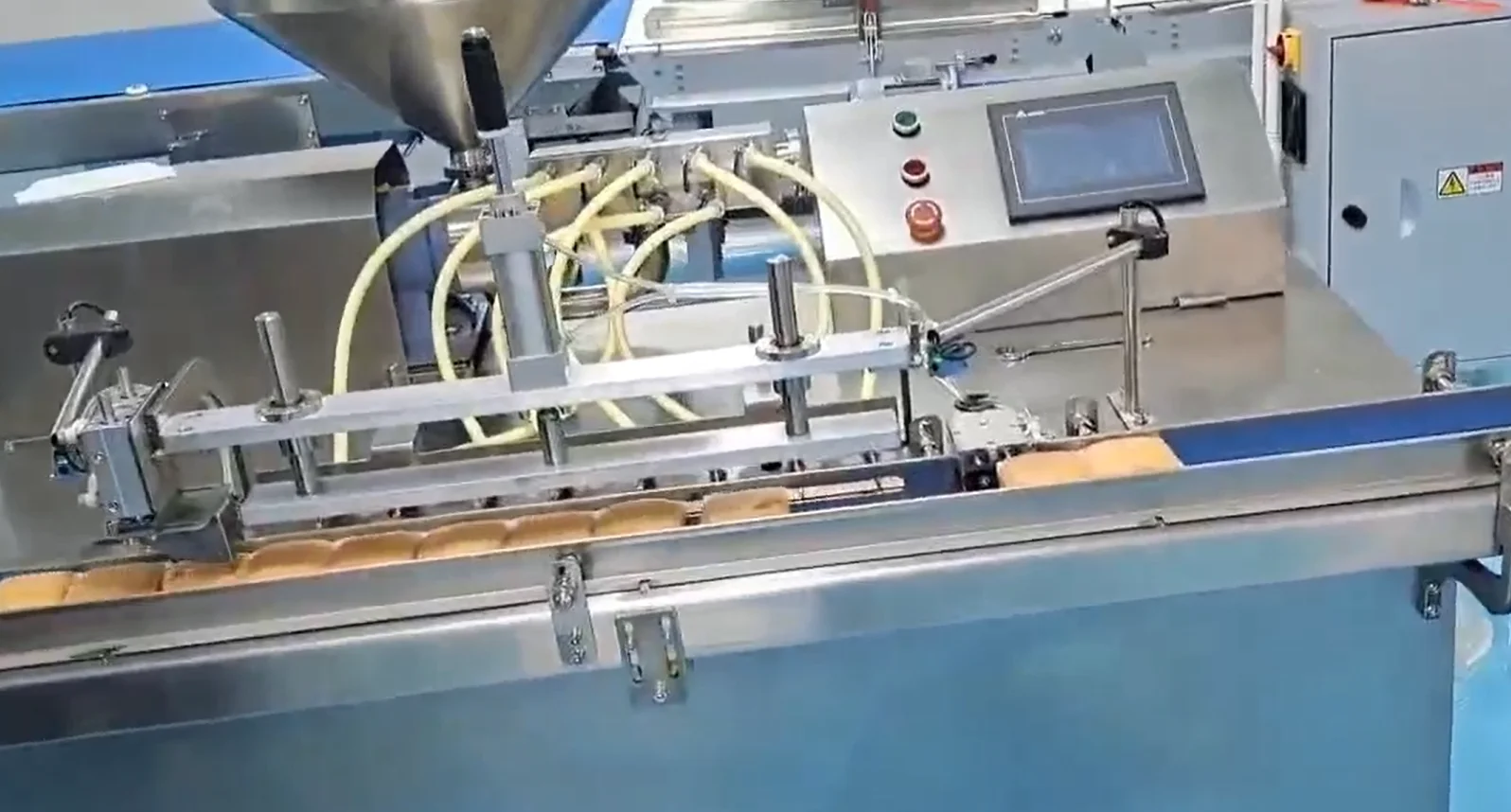 Automatic Cupcake Injection Machine Bread Blueberry sauce filling mayonnaise Injecting Machine