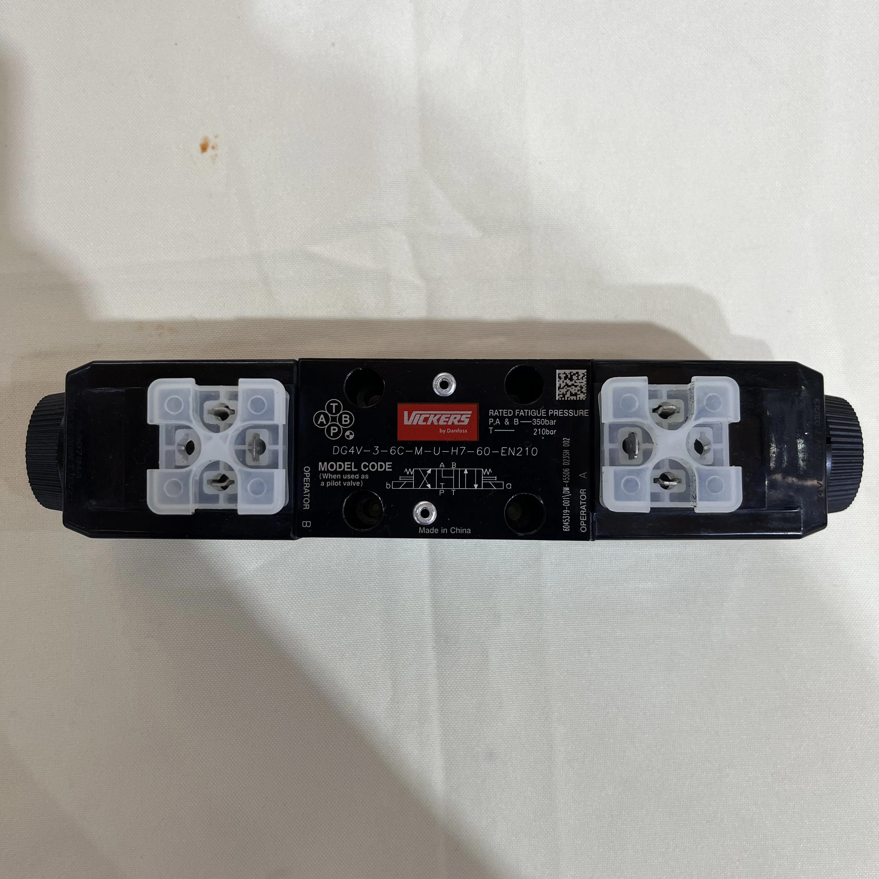 Plate valves Solenoid valves High efficiency High quality DG4V-3M-6c-M-kup15-h7-15 Hydraulic valve