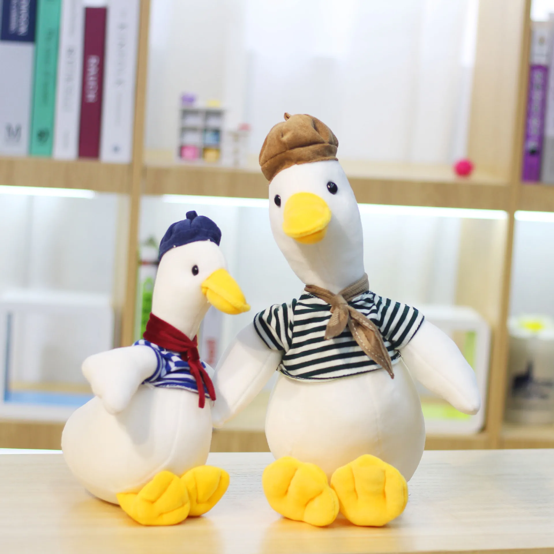 High Quality Colorful Plush Wholesale kawaii plush toy  Painter Goose toys custom mini plush duck toy  for Women
