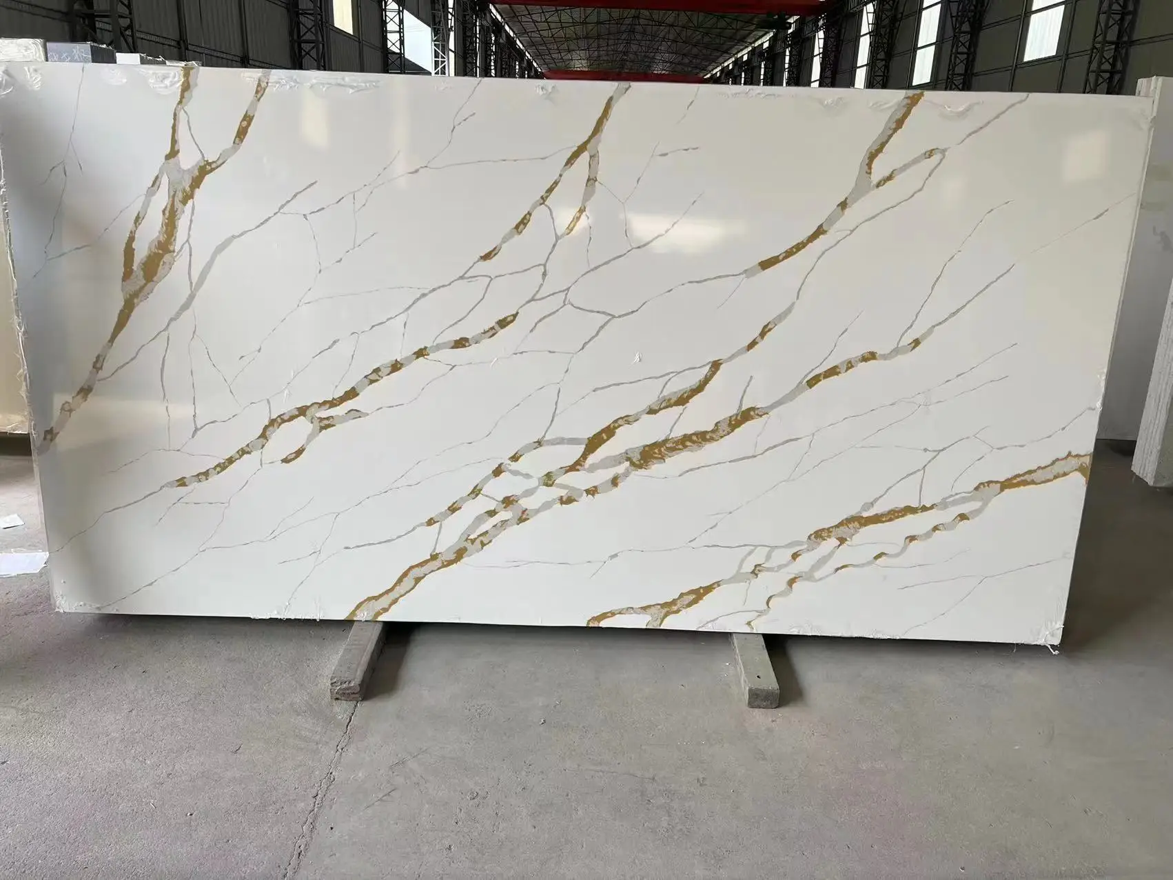 Artificial Calcatta Gold Quartz 15mm-30mm thick Calacatta Gold Quartz Stone Countertops Slabs