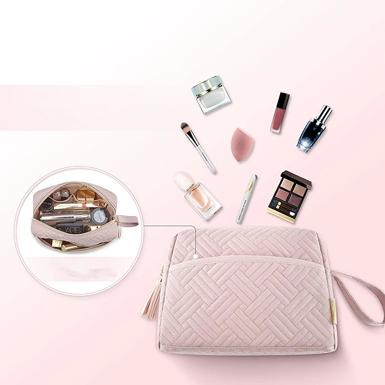 Fashion Design Waterproof Soft Fabric Home Travel Elegant Cosmetic Bag Festive Gift Makeup Bag