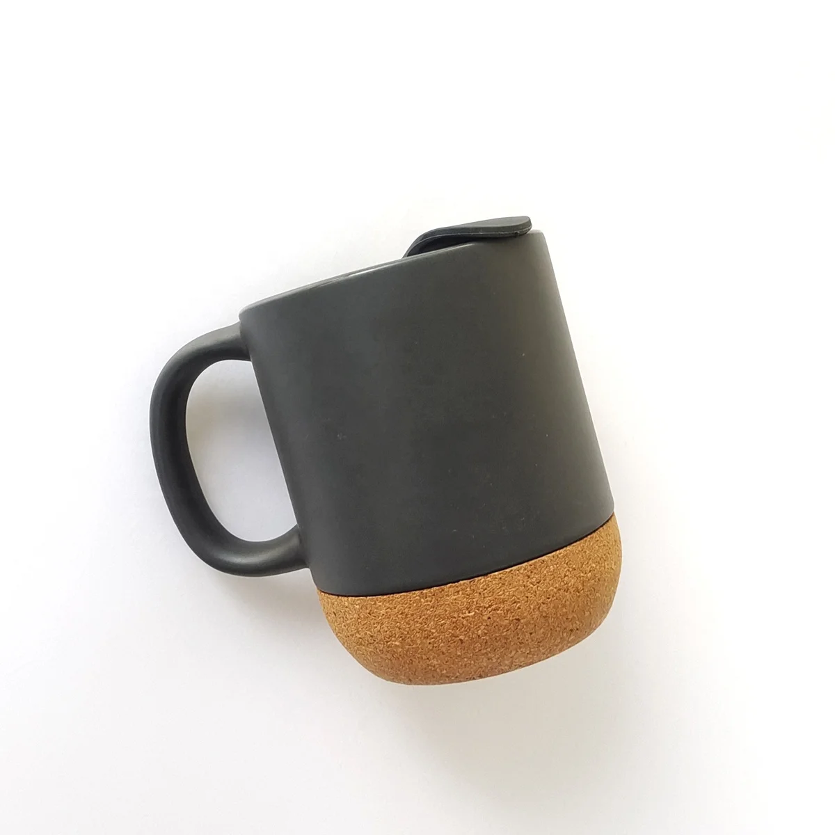Manufacture Logo Printing 400ml Black Ceramic Coffee Mugs With Plastic Lid Cork Bottom
