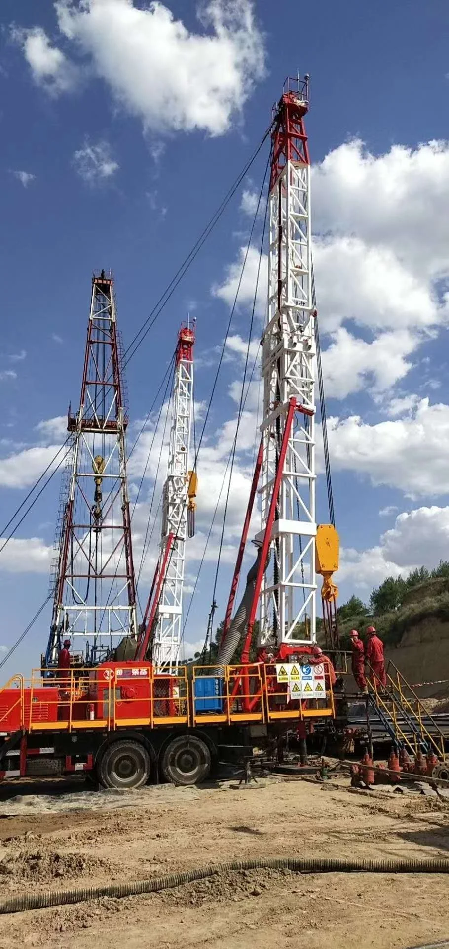 Api Standard Oil Well Drill Rigs Skid Mounted drilling machines Type Onshore with Diesel Engine for Oilfield Usage