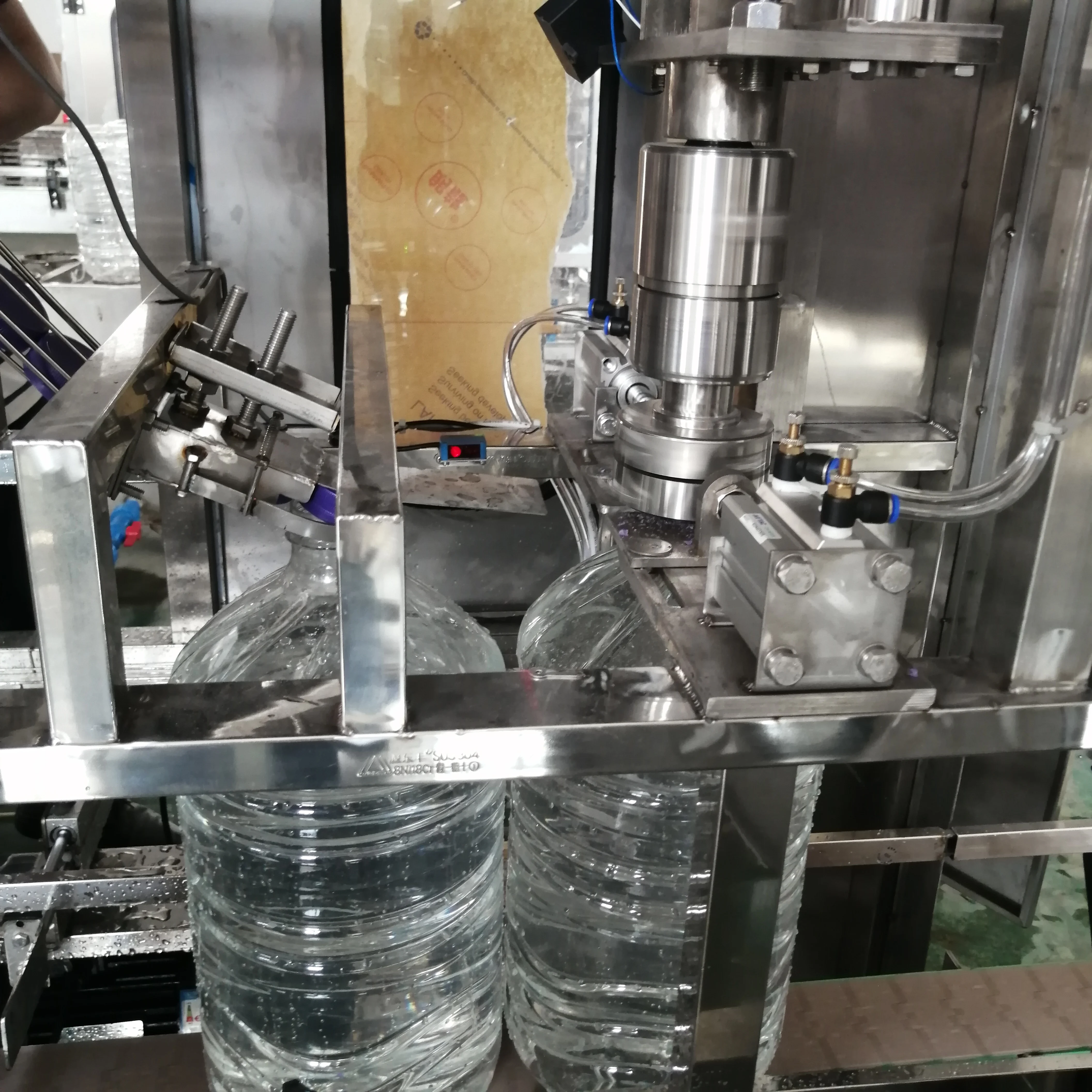 Automatic liquid pet bottle water filling machine,juice filling machine,monoblock machine