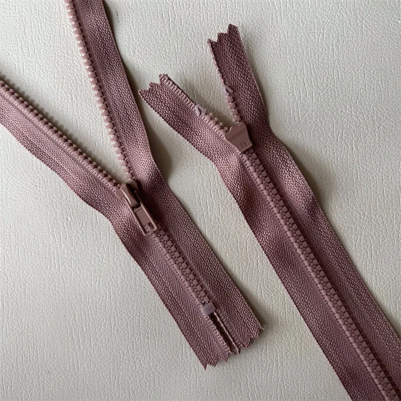 Wholesale Factory Price Dyeable Tape Close-end Plastic Zipper