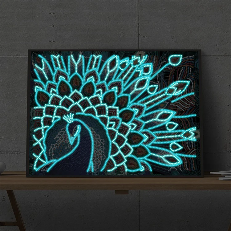 Hot Sell DIY Glowing Crystal Rhinestone 5D Peacock Luminous Diamond Paintings Art Kits for Adults
