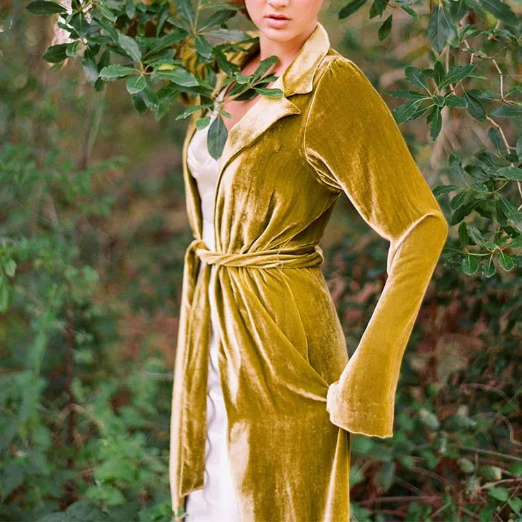 Beautifully Notched Collar Silk/Rayon Blend Velvet  Unlined  Silky  Long  Luxury  Velvet Robe