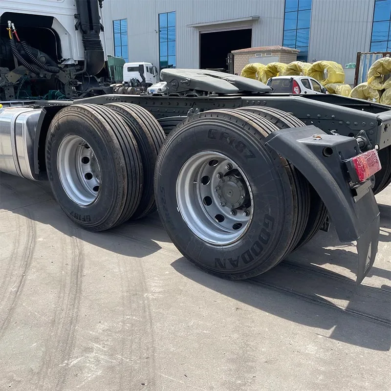 Manufacturers Supply Sinotruk Howo 6x4 tractor truck  371 380  400HP  Weichai Engine Euro 3 Emission LHD  trailer head For Sale