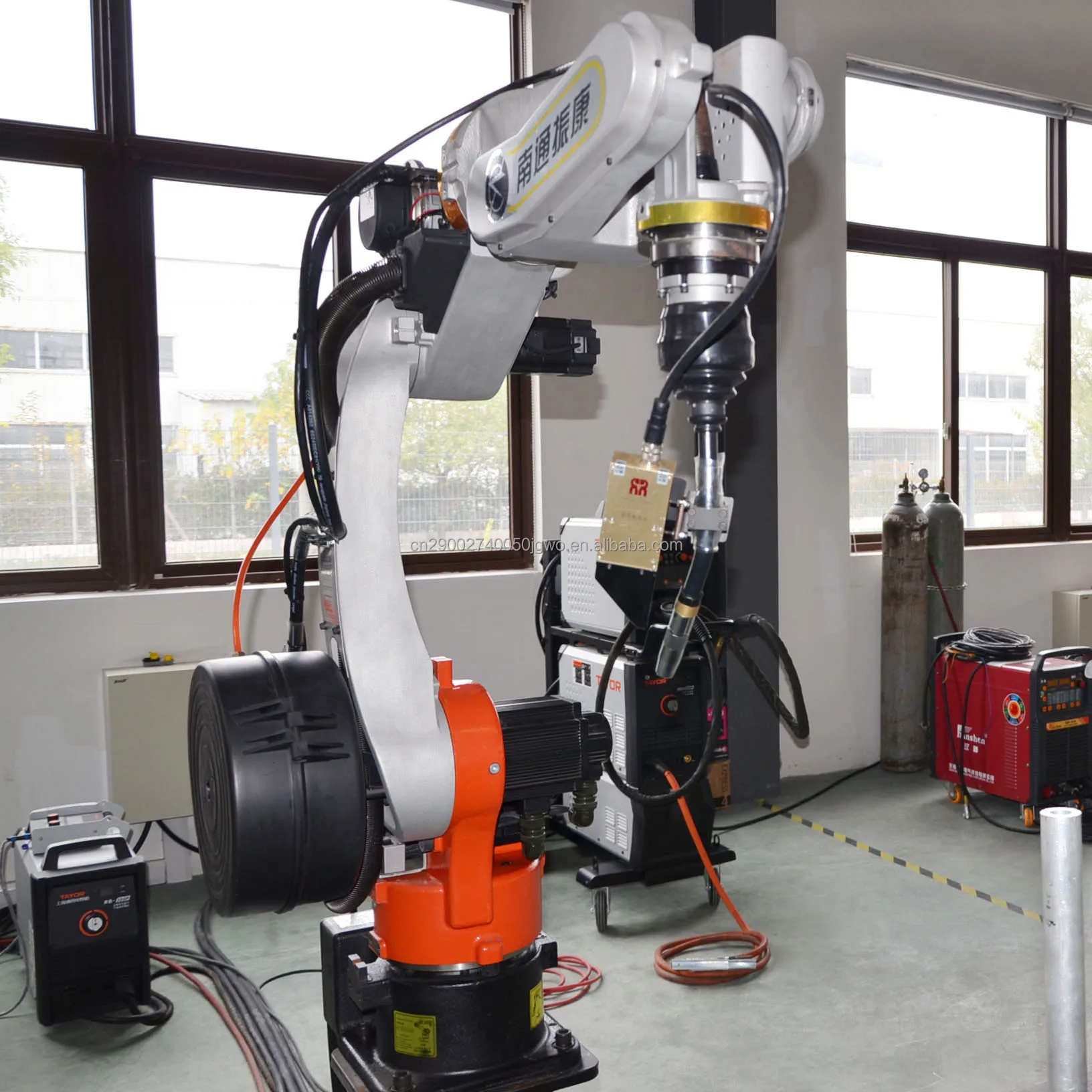 Cheap Intelligent Collaborative Welding Robots 6 Axis Automatic Arc Welding Robot Arm For Welding Pipe