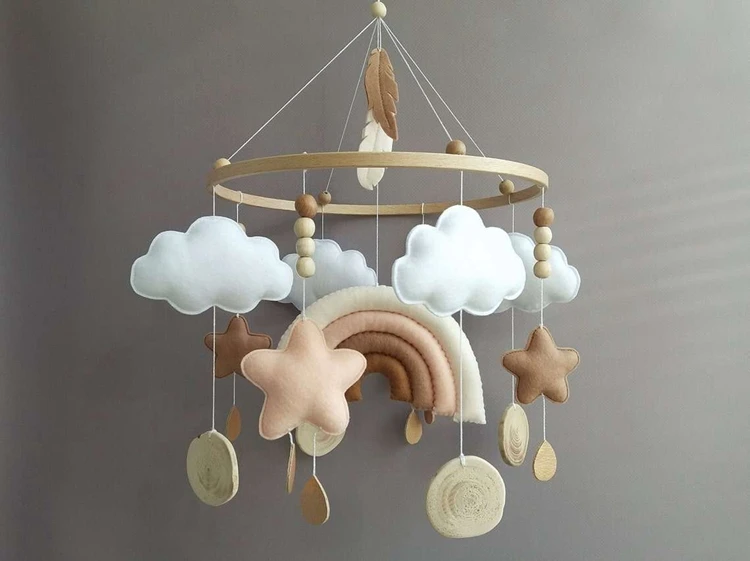 Wholesale Custom Quran Handmade Crib Cot Nursery Baby Mobiles Holz with Stuffed Rainbow Cloud Felt Hanging Decor for baby girls