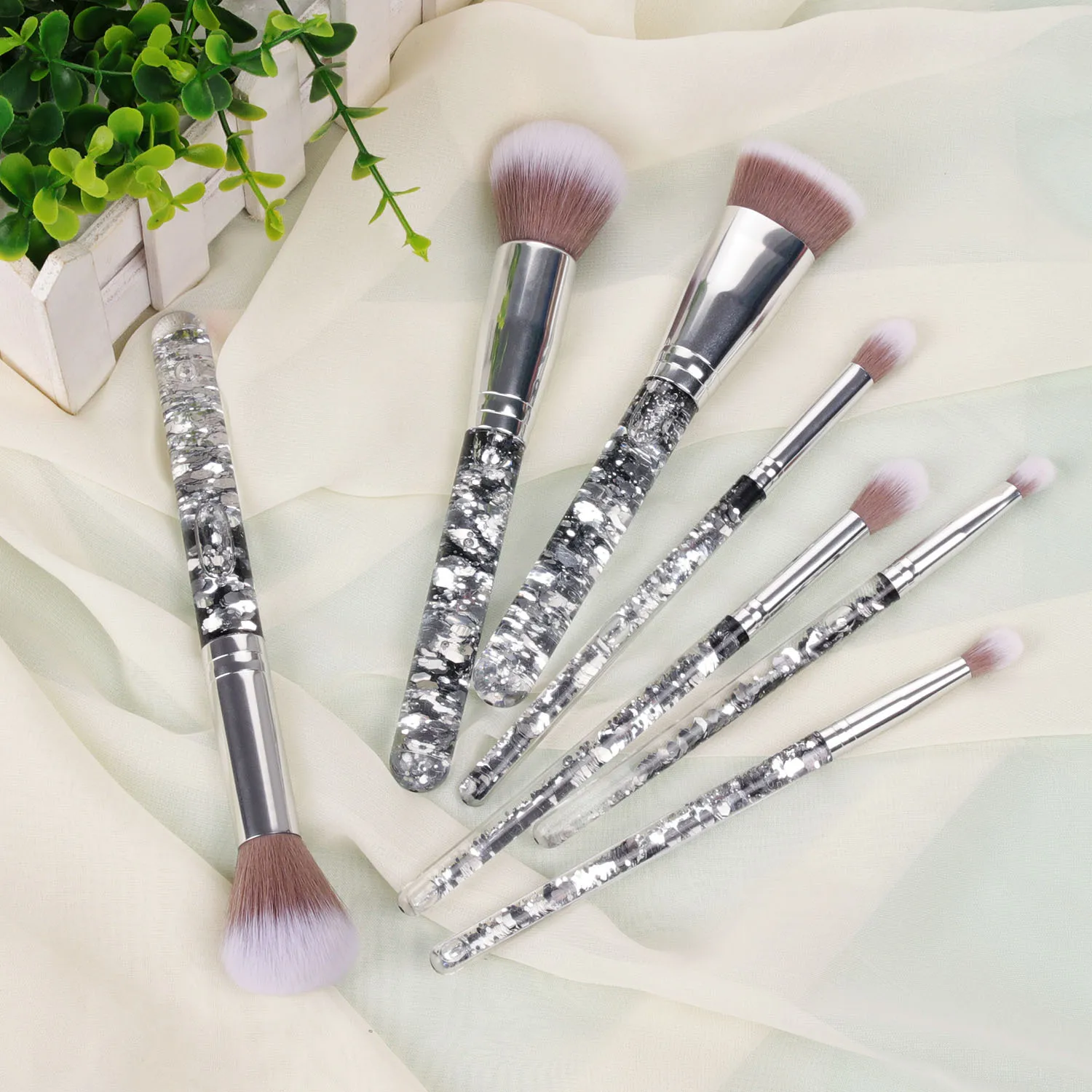 Black Sequins Liquid  Makeup Brush Set 8pcs Crystal Clear quicksand Handle Loose Powder Eye Shadow Brush Makeup Brushes
