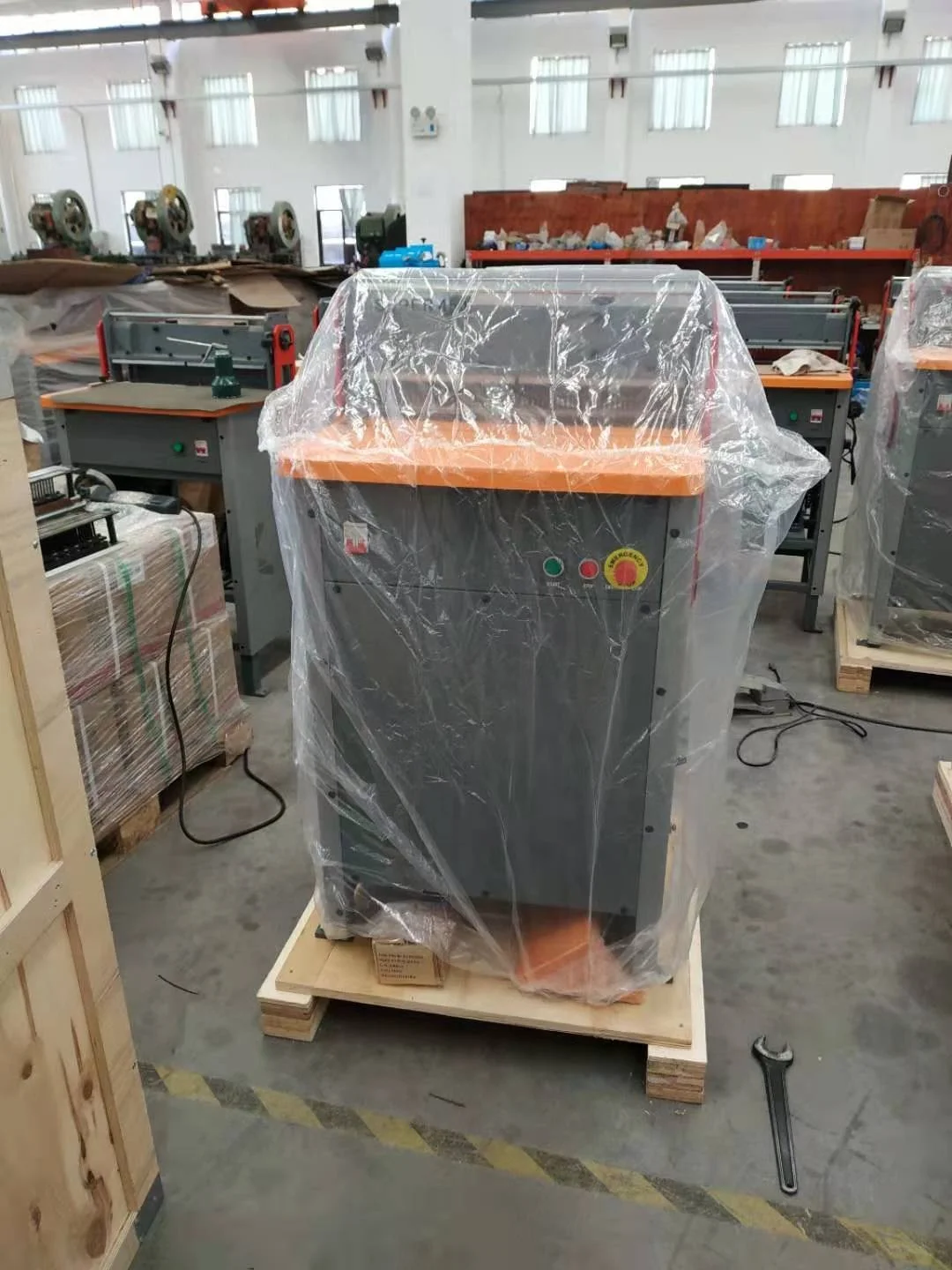 Electric Heavy Duty Hole Punching Machine Semi-automatic Paper Punching Machine automatic  paper punching machine 3:1