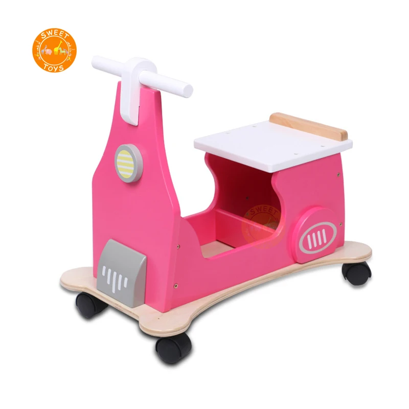 2021 New Arrival Toddler Wooden Scooter Baby Cute Wooden Balance Bike With Four Wheels Preschool Ride On Toys