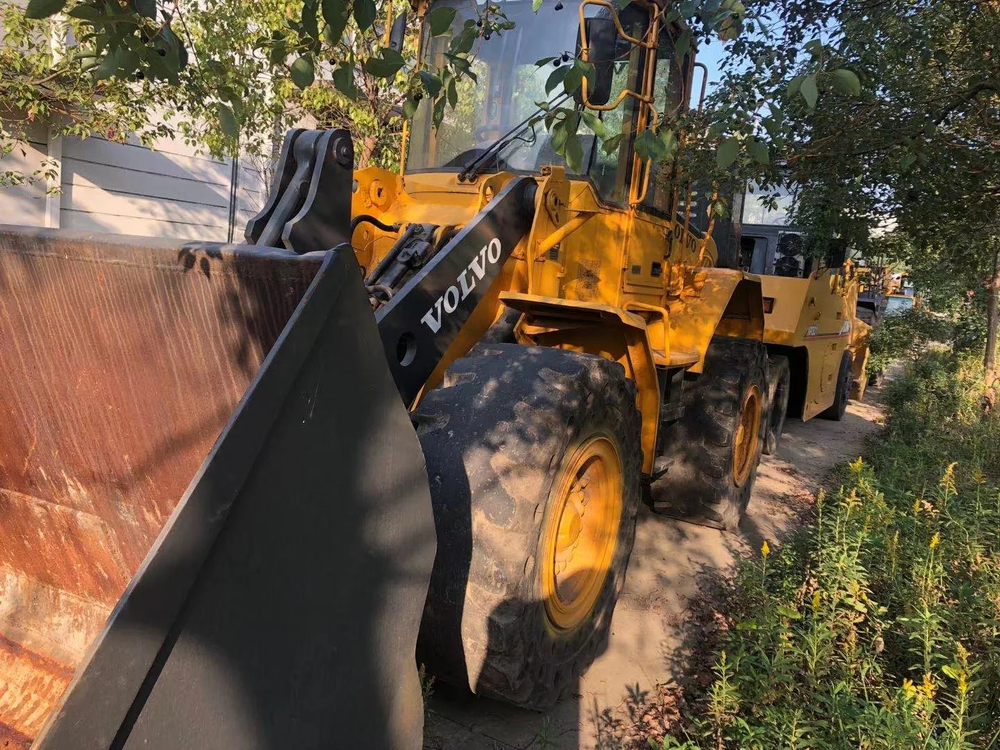 Used CE Certificate Hydraulic 12 Ton 2.3 M3 Bucket Strong Power Volvoo L70E Wheel Loader in Stock for Sale