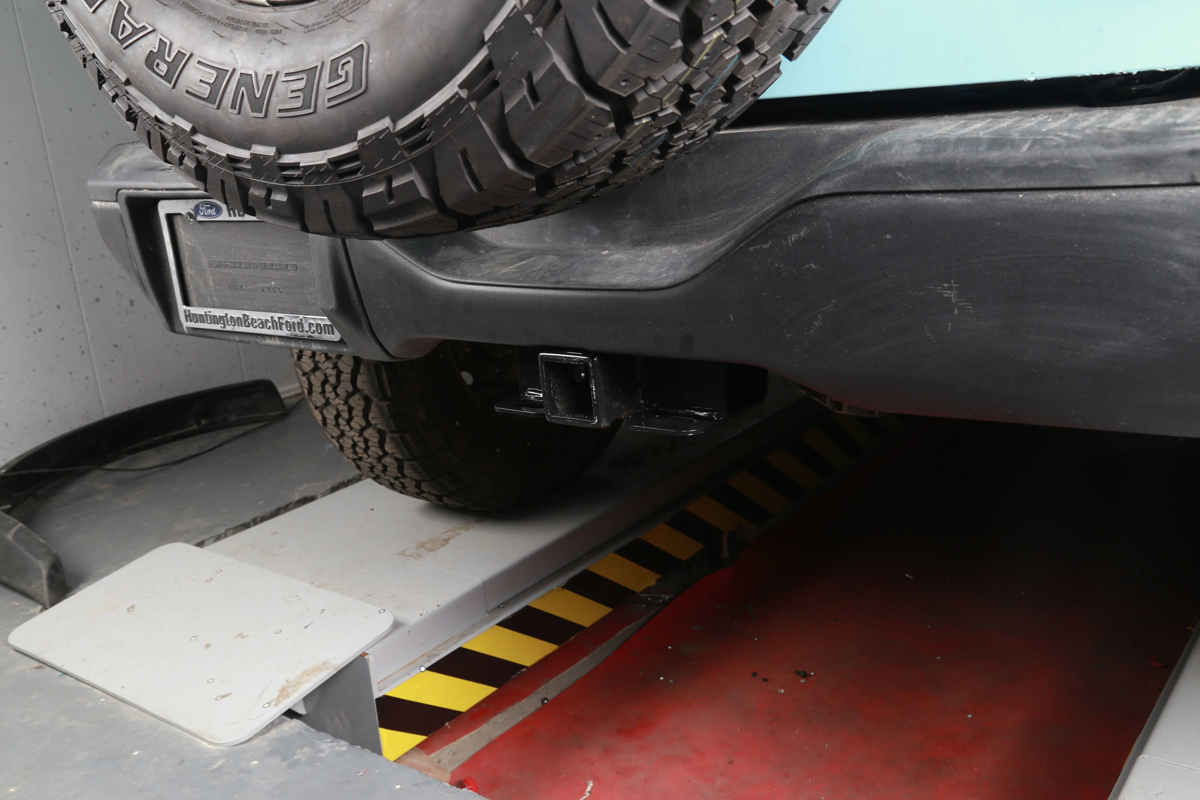 Tow Trailer Hitch Receiver for Ford Bronco Accessories 2021 2022 2/4-Door Rear Bumper 2*2 Inch Receiver Trailer Towing Cargo Car