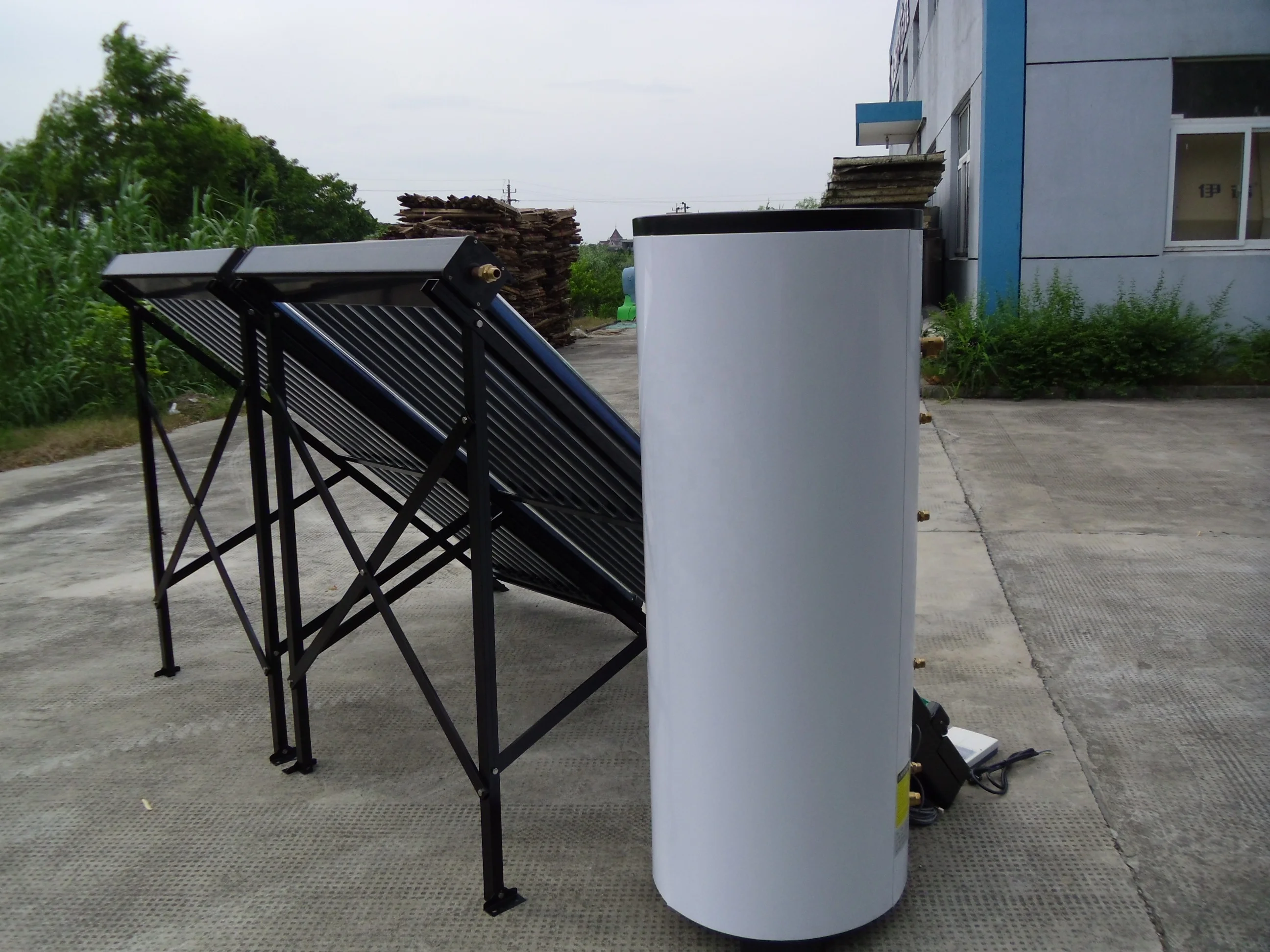 200L Color Steel Split Pressure Pump Solar Water Heating System (2 Coils in Tank)