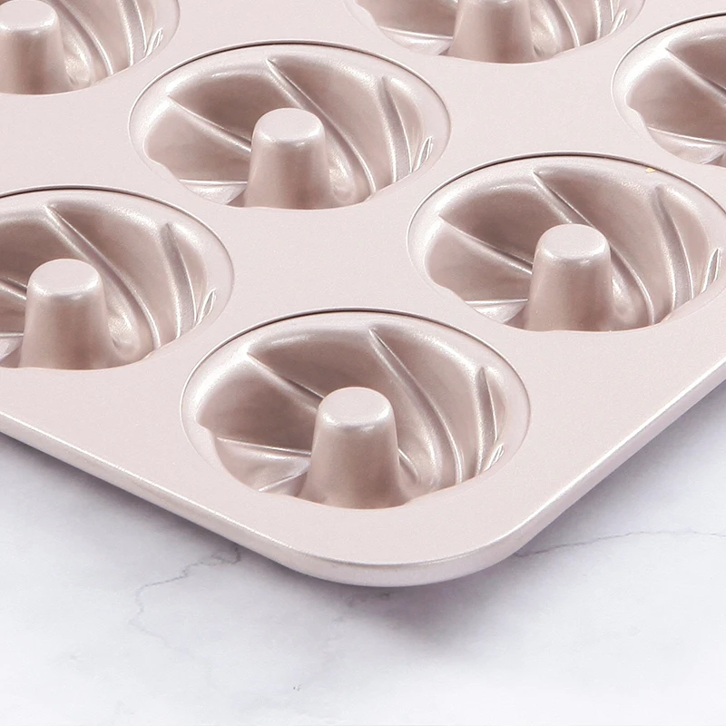 CHEFMADE WK9928 12Cup Cavity Carbon Steel Cyclone Cake Mold Pans For Baking Non-Stick