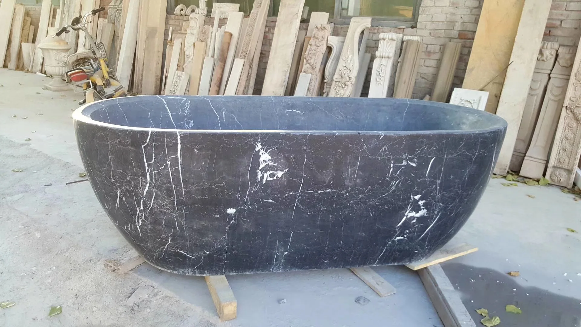 White Solid Marble Hand Carved Oval Natural Stone Whirlpool Bathtub for Bathroom