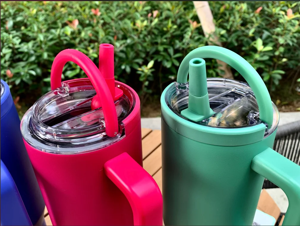 20oz/32oz/40oz Double Wall Stainless Steel Leakproof Flip Straw Lid Coffee Travel Tumbler Mug Cup with Handle and Folding Lid