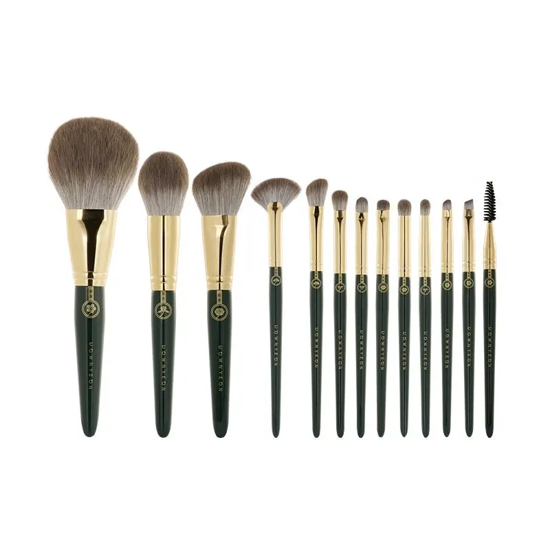 Rownyeon OEM Private Label Wooden Handle Makeup Brush Contour Brush