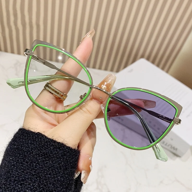 Hot Sale Ladies Retro Metal Cat Eye Eyeglasses Frames Anti Blue light Optical Computer Photochromic Glasses Frame