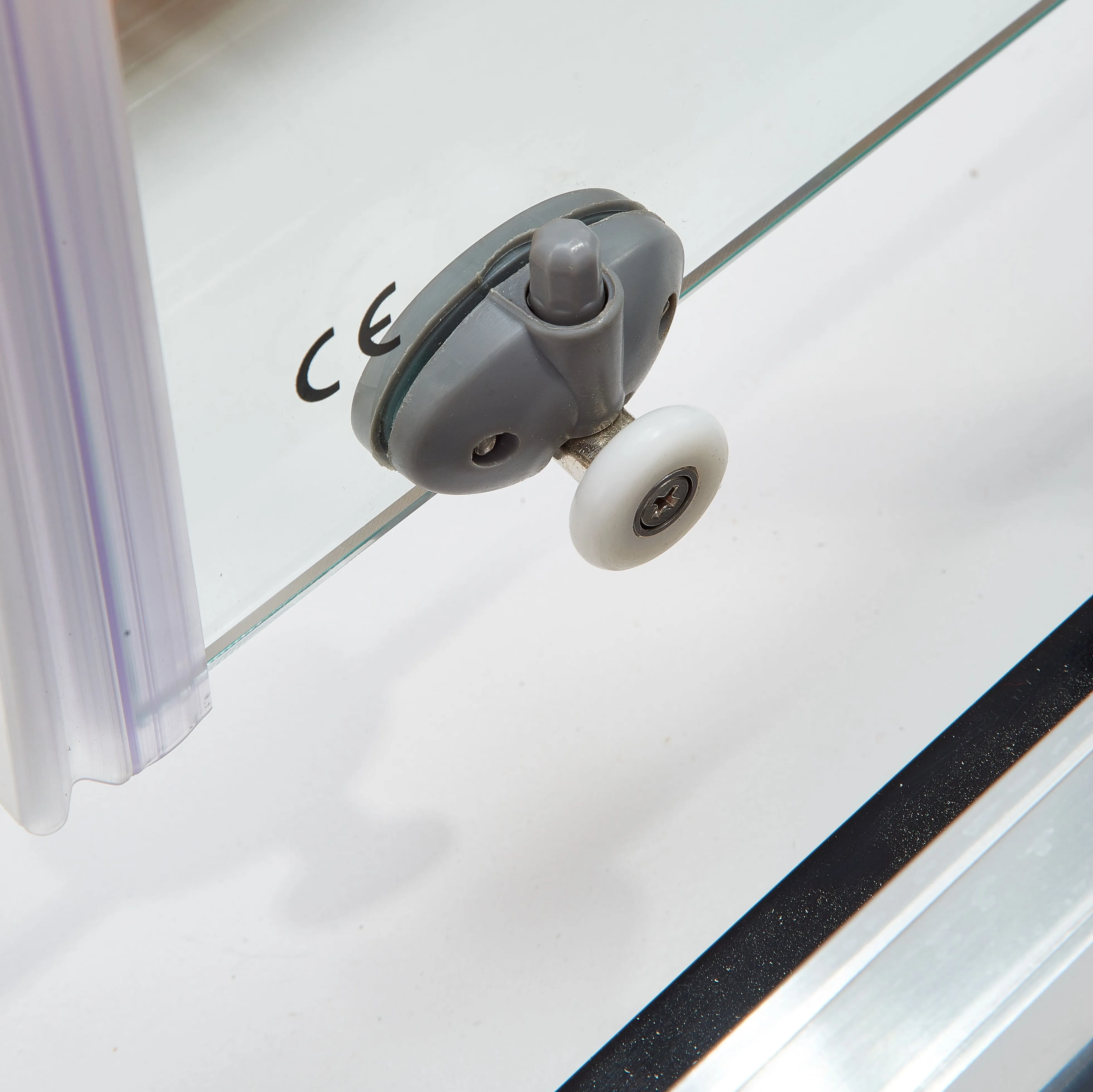 Reaching Build New Arrival Shower Screen Sliding Frameless Shower Door