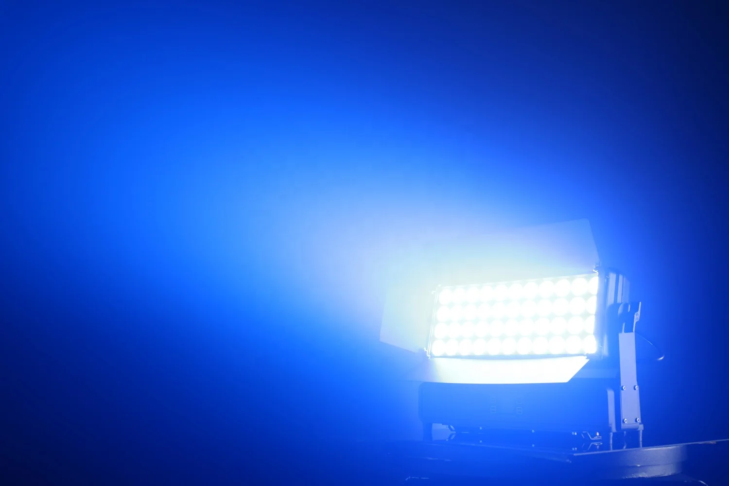 44x15W RGBW 4in1 LED Waterproof Outdoor Flood Wash Light with Barn Door