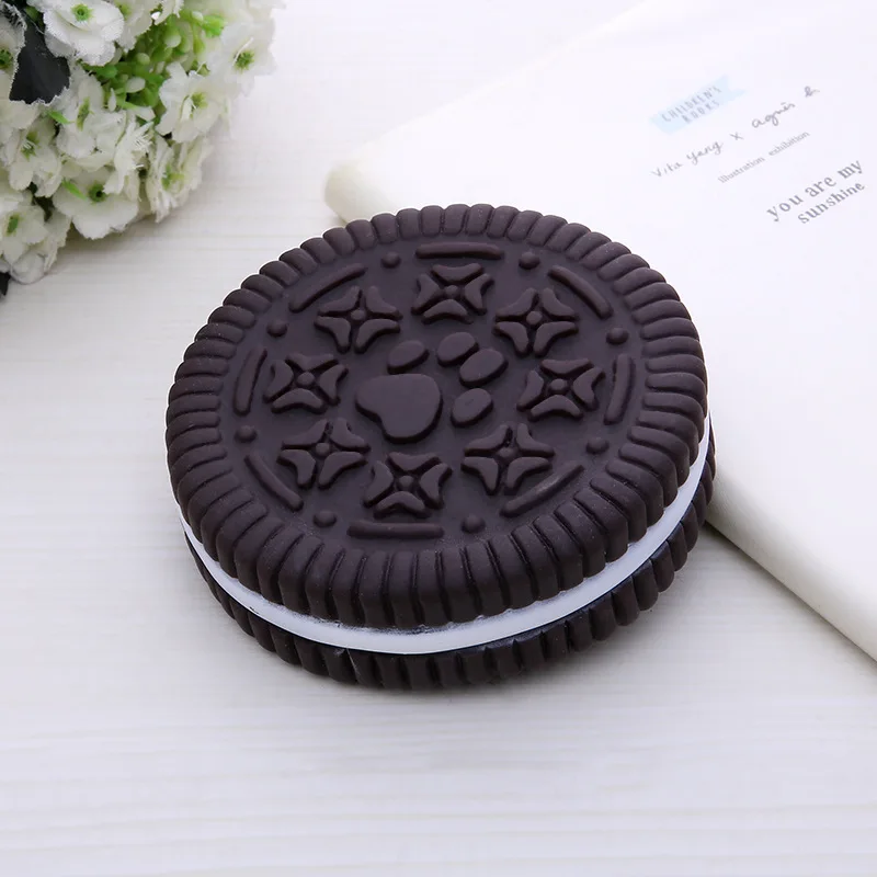 Hot Selling Wholesale Price Latex PVC Durable Biscuit Oreo Doughnut Shape Chew Toy Interactive Squeak Toy Indoor Training Tools